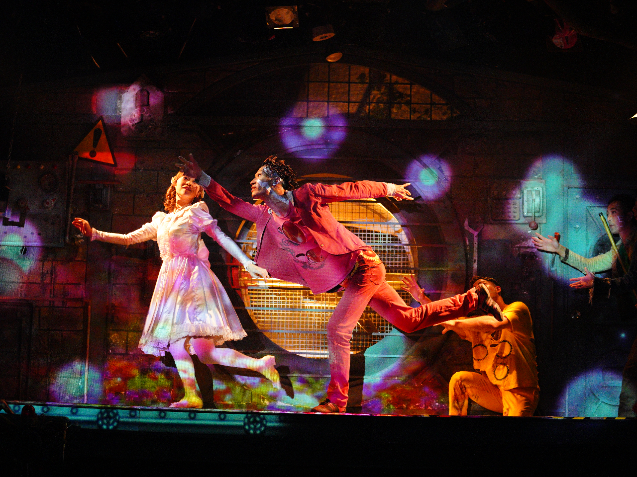 5�p�[�g���炻�ꂼ��1�����o���B�Ԃ����{���C�h��������̂̓}�C���o�D�B���E�����_���X�g�̂����ނ�Ȃ�����5���̃L���X�g�������܂��B