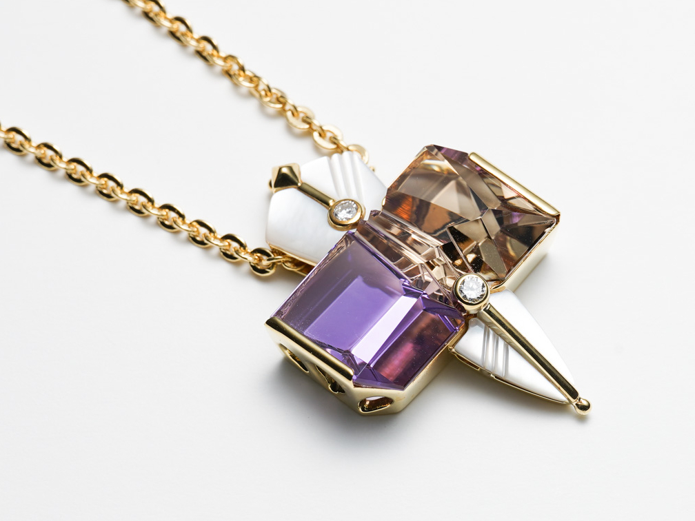 ドイツの名工ムーンシュタイナーの作品を使ったペンダント(アメトリン)