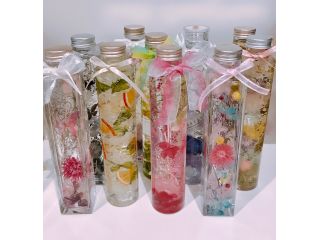 半田 ハーバリウム体験 豊富な花材や瓶からセレクトして 自分好みのハーバリウムを作ってみませんか 200ml 1 500円 150ml 1 300円 100ml 1 000円 Choette じゃらん遊び体験
