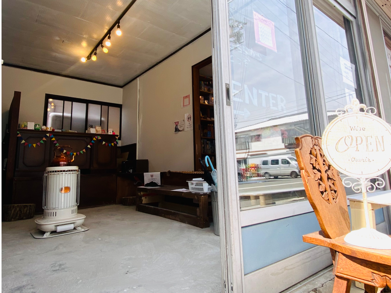 Xܓ̗lqBPK̔R[i[BKiオĂQKvCXy[Xł