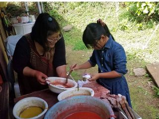 知る人ぞ知る本格的なべんがら染めができます。