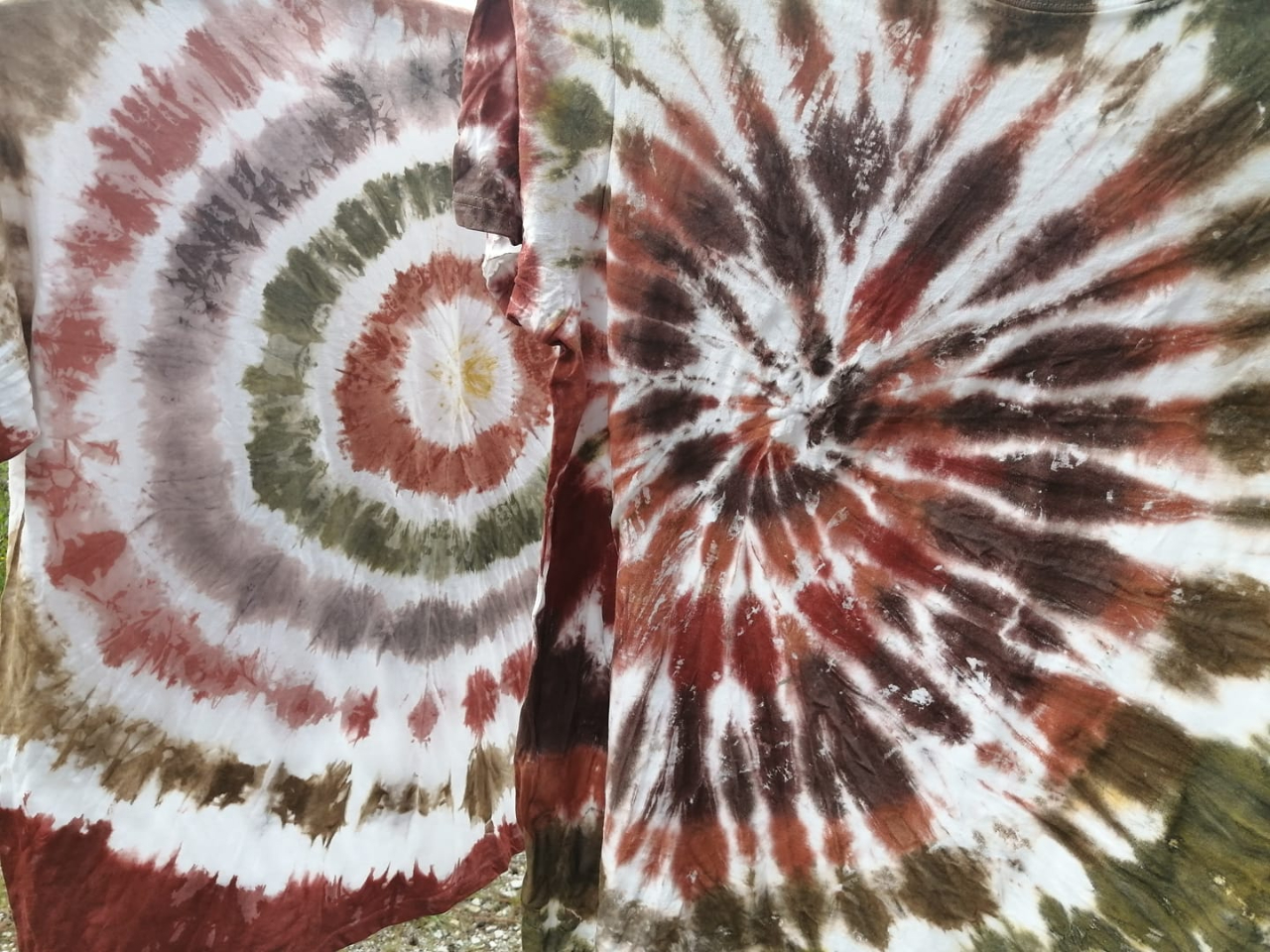 �ȒP�ɖڂ������f�U�C����T�V���c�����܂��B