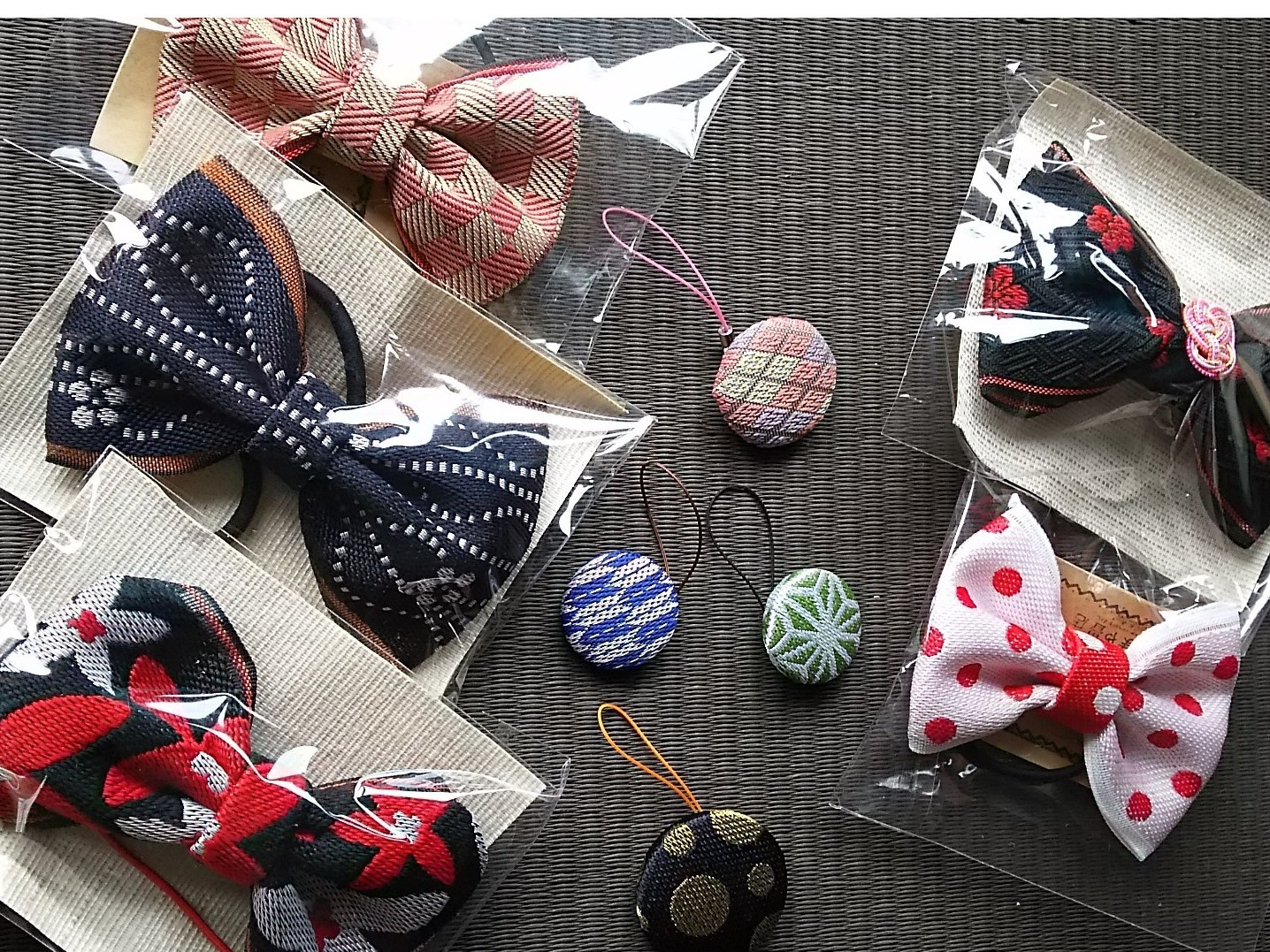 【創業120年・伝統の畳専門店で】畳縁リボンのアクセサリー製作体験【山代温泉から...