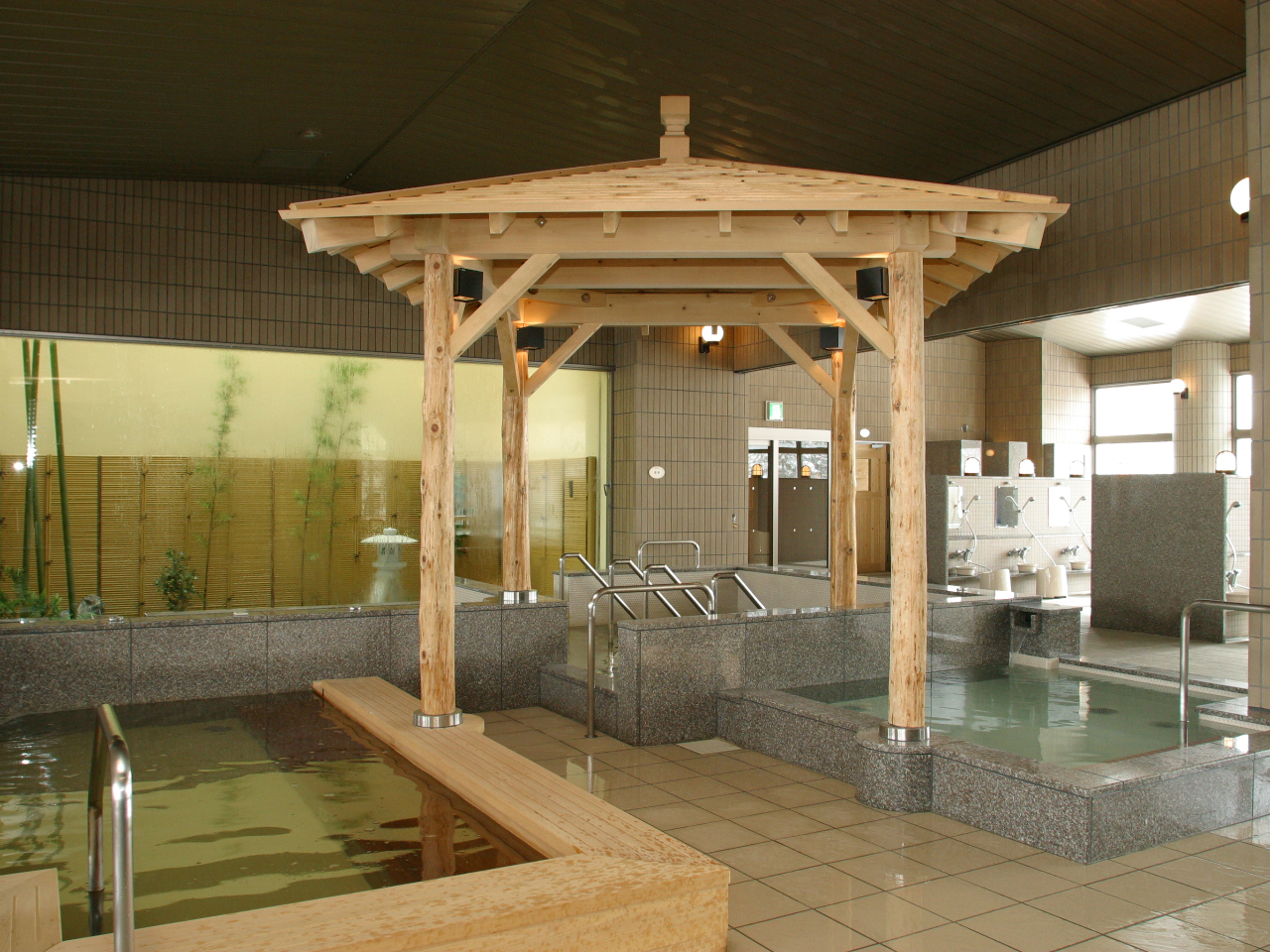 ړIC@Cyɂ悤AXCVv[A{fB\[vAhC[tĂ܂B