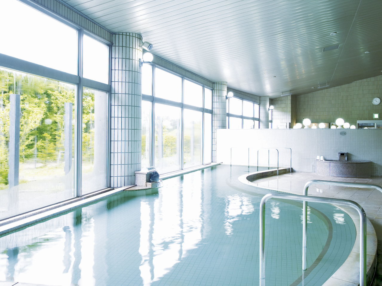 【日帰り入浴+レンタルタオルセット】【200円割引】気軽に温泉入浴ができる手ぶら...