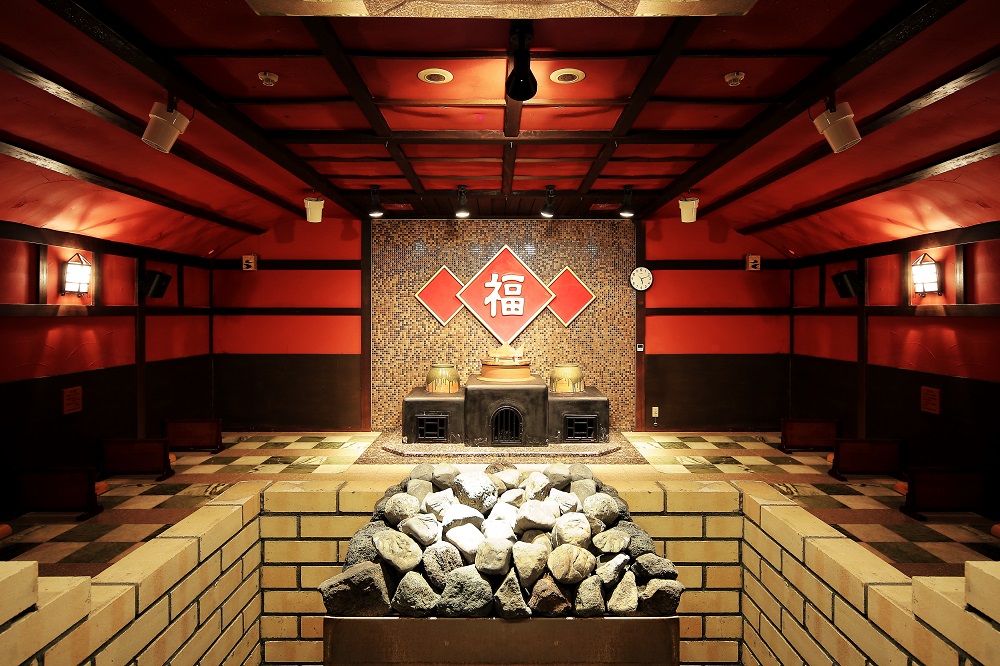 当店の岩盤浴は温度45℃〜50℃、湿度60%以上となっており、身体に負荷無く汗をかくことが出来ます。