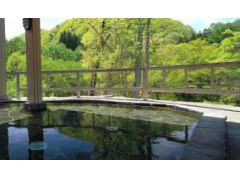 絶景を眺めながら、のんびりお湯につかる贅沢♪