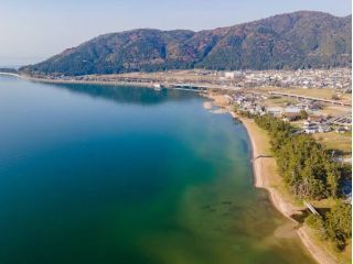 遠浅で安心、湖水もとても綺麗です♪