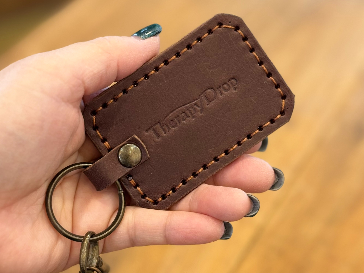 ステッチを施したキーリング