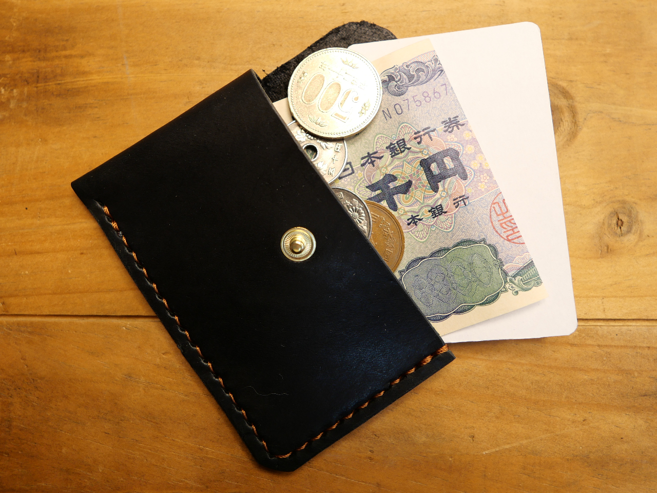 カードもお札も入るコインケース