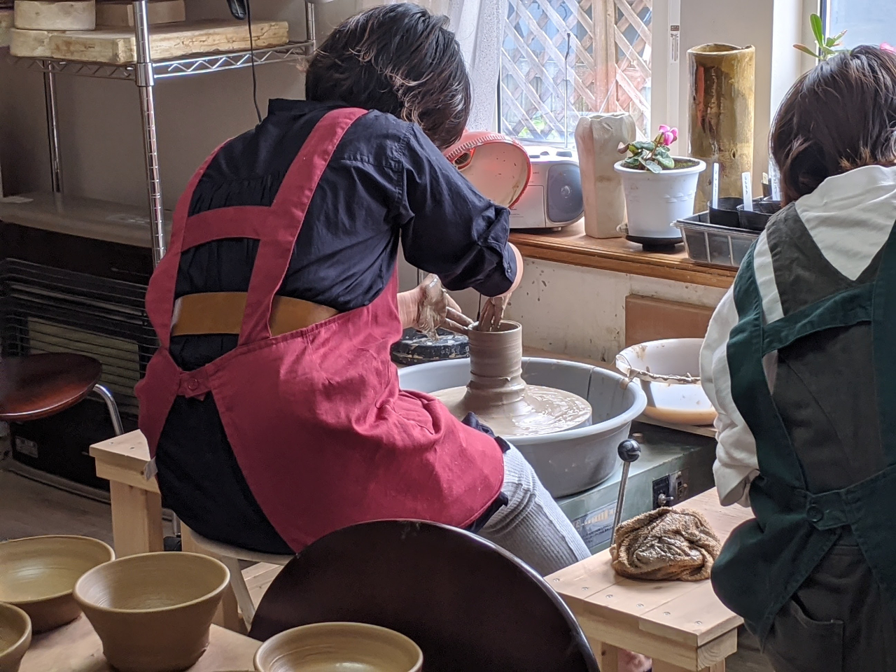 【電動ろくろ体験】一度はやってみたい電動ロクロ!ご家族や友達と旅の記念や思い出作...