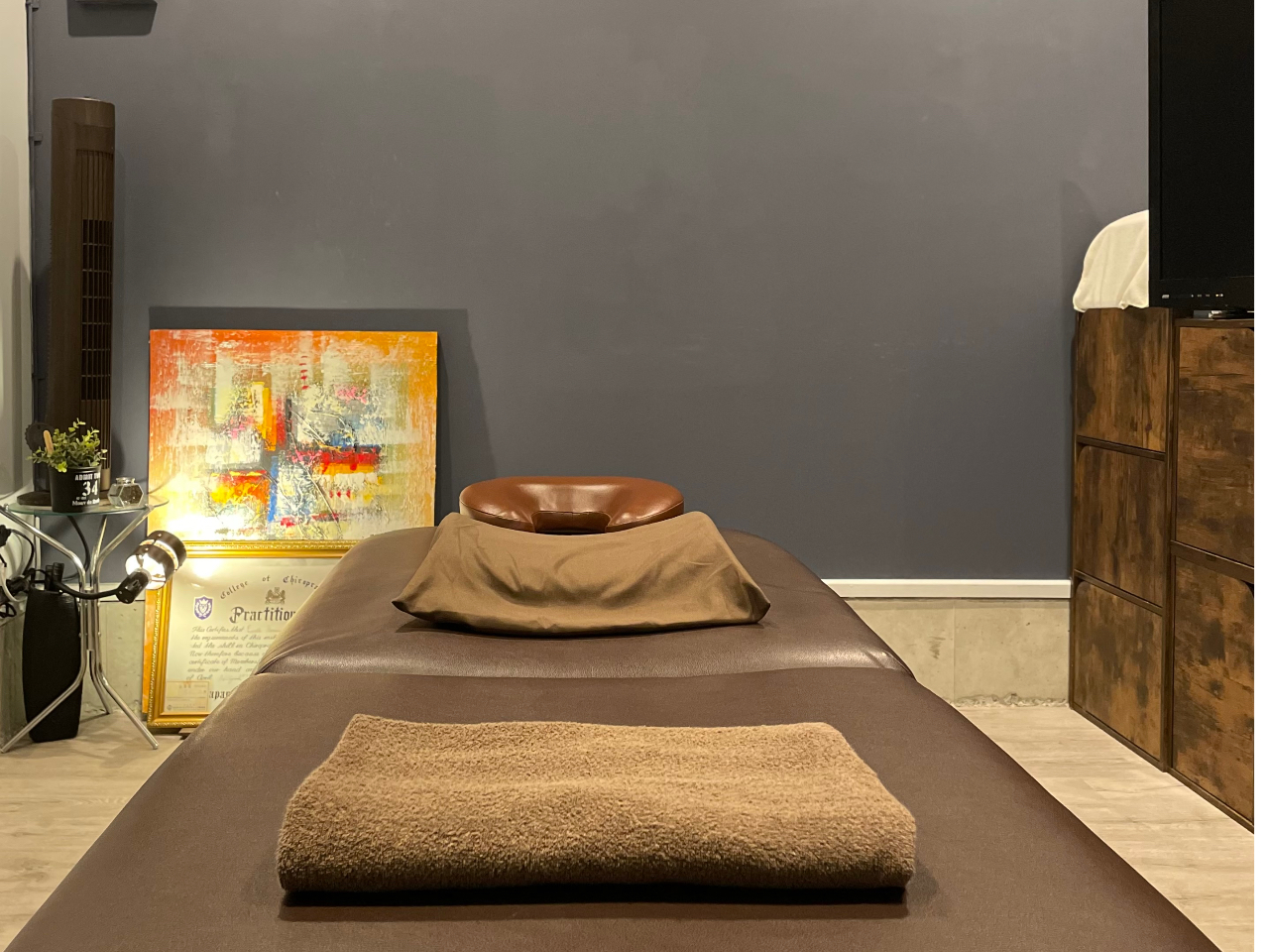 低反発の施術ベッドで身体に優しい整体を楽しんでいただけます♪