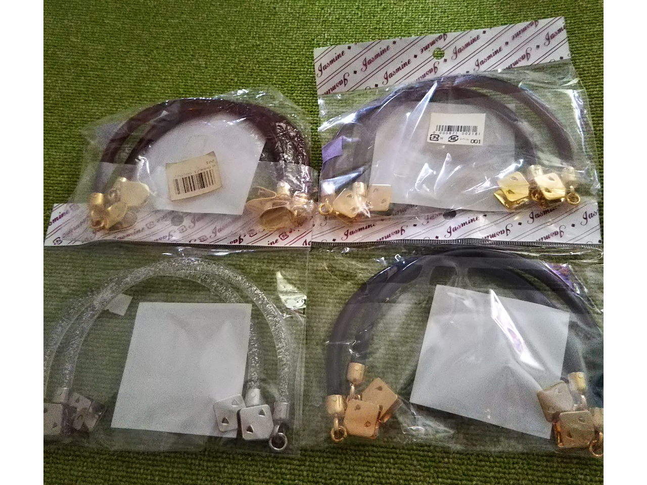 �����肪���n�őI�ׂ܂��B�u���E���E�u���b�N�E�L���L���ȓ����^�C�v�E���̑����낢��Ȏ���������p�ӂ��Ă���܂��B