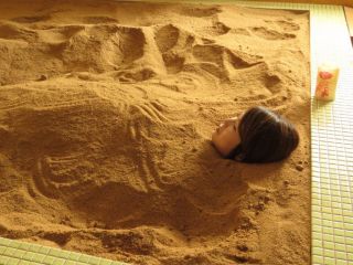 ふわっふわのひのきパウダーに包まれて…。美容と健康の癒しの時間で心も身体もスッキリ☆ 驚くほどの発汗に、体験したらやみつきに♪