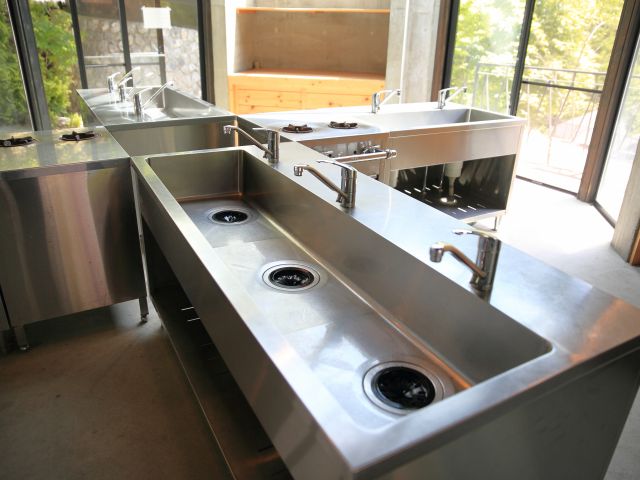 シングルコックのシンク お湯が出ます