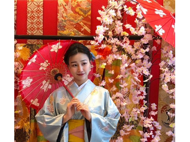 和傘で写真のポージングもばっちり!!!