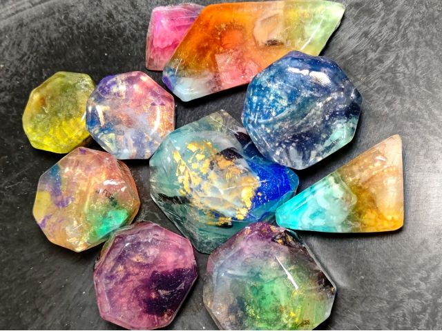 キラキラきれいな宝石石けん作り 2種制作 お子様や女性 ファミリーにおすすめ 和ノ花 nanoka じゃらん遊び体験 キラキラきれいな宝石石けん作り 2種制作 お子様や女性 ファミリーにおすすめ 和ノ花 nanoka じゃらん遊び体験