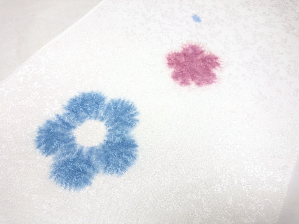 帯揚げ染め体験 輪出し 梅 豊かな自然と水脈に恵まれた工房で本格的な絞り染め体験 辻が花染め工房 絵絞庵 じゃらん遊び体験