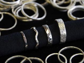 シルバーアクセサリー作り体験 当日お持ち帰りok 彫金の道具を使ったこだわりのシルバーアクセサリー作り カップルやママ友 彫金に興味のある方におすすめ いたづら工作室 じゃらん遊び体験 シルバーアクセサリー作り体験 当日お持ち帰りok 彫金の道具を使ったこだわりのシルバーアクセサリー作り カップルやママ友 彫金に興味のある方におすすめ いたづら工作室 じゃらん遊び体験