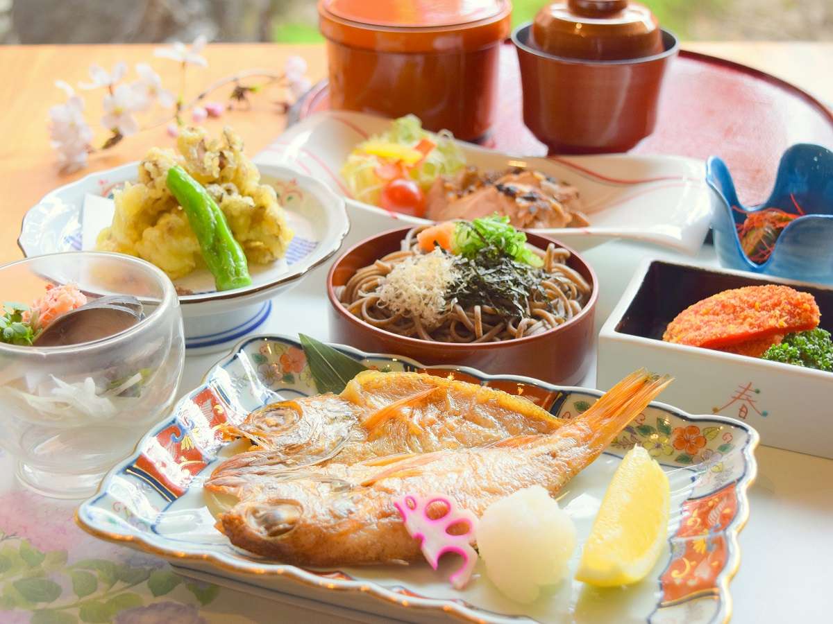 じゃらん限定 夕食プラン 大山鶏に出雲蕎麦も 山陰の厳選された食材を思う存分味わえる贅沢御膳 2名様 出雲ロイヤルホテル じゃらん遊び体験