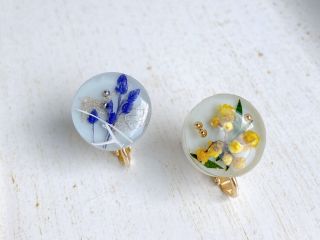 本物の植物を封じ込めて作るボタニカルアクセサリー