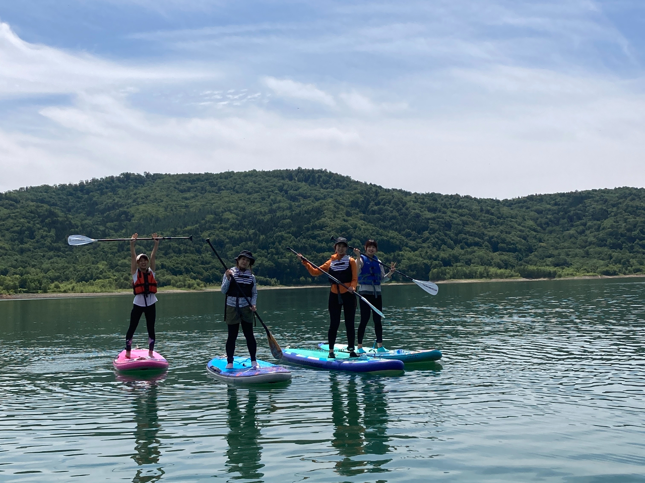 キラキラ光る湖面をのんびり水上散歩】サップクルージング ワンちゃん