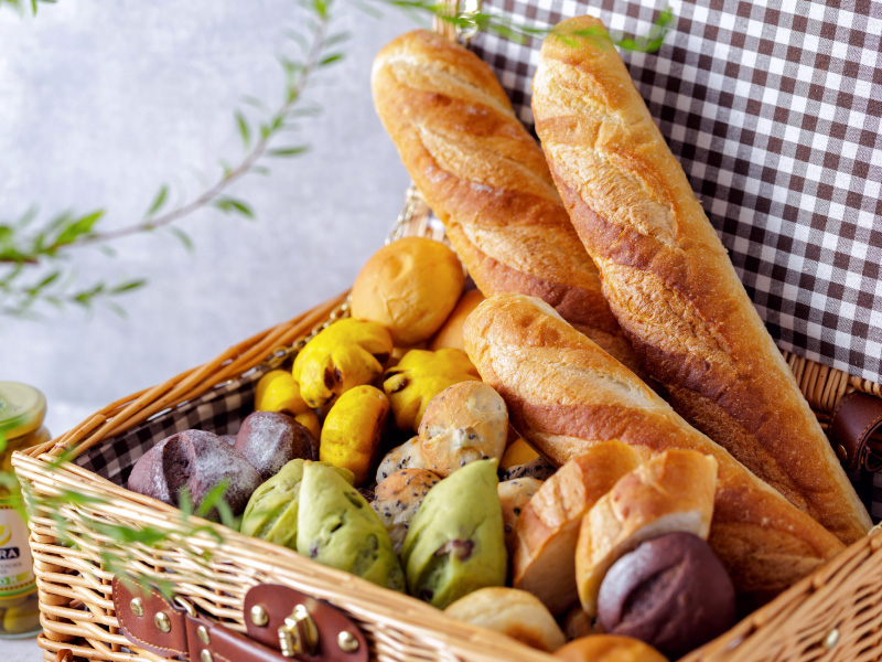 �uBread & Table�v���z�e�������p���H�ו��聄�x�[�J���[�V�F�t�������Ă��グ��z�e�������p�������D���Ȃ������y���݂��������܂��B