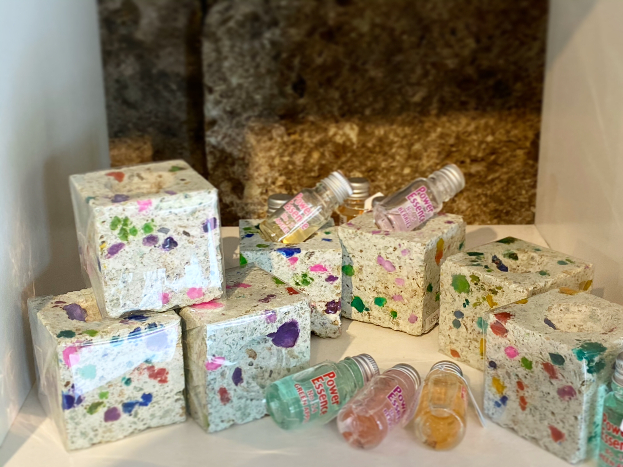 女子に人気のアロマストーン        まんなかの凹みに直接オイルを垂らします!