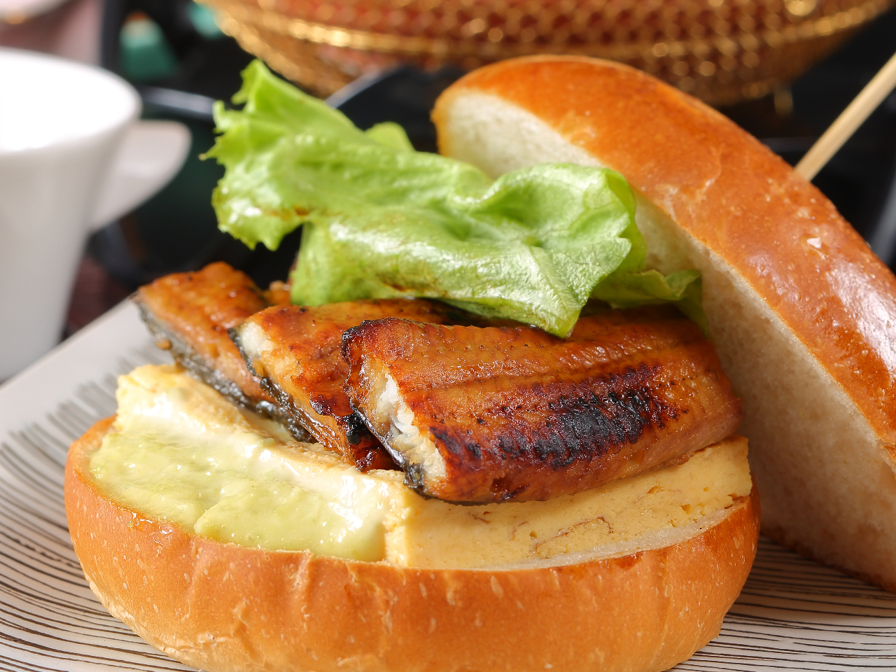 ���Y���Ȃ��𒚔J�ɏĂ��グ�A�ґ�Ƀo�[�K�[�d���Ă�