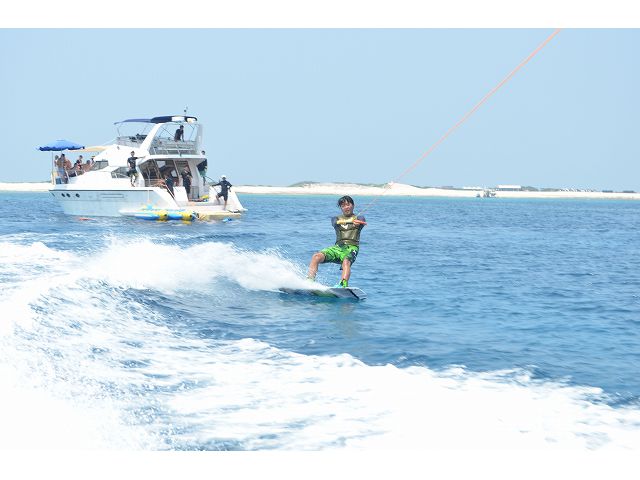 沖縄 宜野湾 大人気 初心者大歓迎 ウェイクボード体験 ジェットボート Or ジェットスキー 株式会社 パイレーツ じゃらん遊び体験