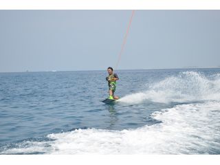 沖縄 宜野湾 大人気 初心者大歓迎 ウェイクボード体験 ジェットボート Or ジェットスキー 株式会社 パイレーツ じゃらん遊び体験