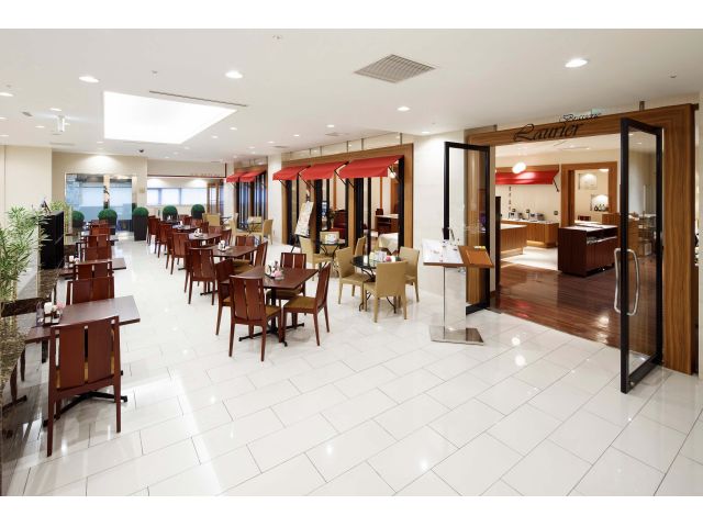 レストランブラッスリーローリエ入り口(高崎駅ビル6階、ホテルロビーにございます)