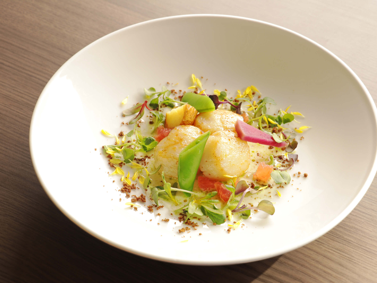 選べるメインディッシュ一例「北海道または青森県産ホタテ貝柱のソテ」