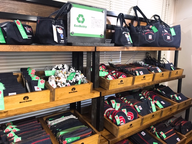 yYɃ|[`obNAgуP[XȂǔ̔Ă܂Ili200~ƂłI