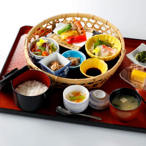 【人気ランチ☆花かご御膳】見た目もかわいい!デザートとコーヒー付き≪女性におすす...