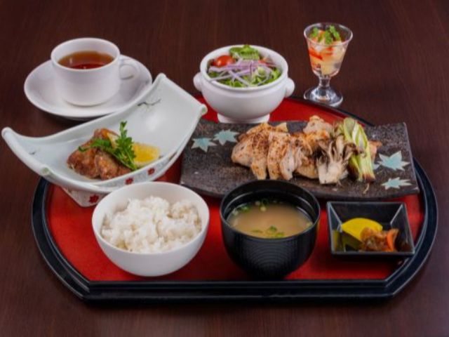 メニューは当日お選びいただけます。※デザートとコーヒーは別料金です。(和食イメージ)