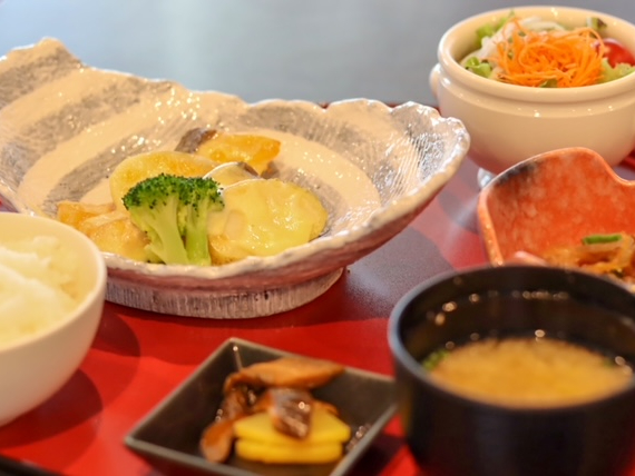 ���j���[�͓������I�т��������܂��B�i�a�H�C���[�W�j