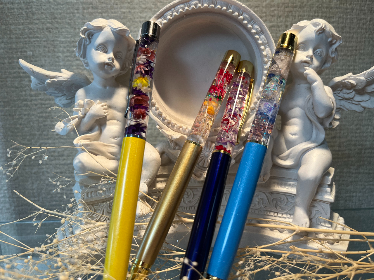 ご家族でハーバリュームボールペンを制作   当店でご用意している上からライトがあたり影ができにくい撮影場所で撮影されました