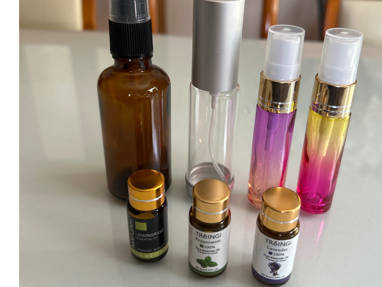 虫除けスプレーをアロマで作れます  天然の香料なので身体にも良いです