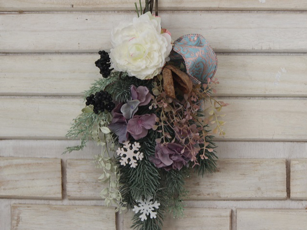 クリスマス スワッグレッスン お好きな色や花を選んで体験できます 女性 カップル ファミリーにおすすめ フラワーアレンジメント教室 アトリエ トロワージュ じゃらん遊び体験