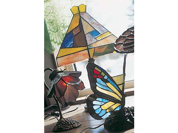 どこかで見たことがある「光の芸術」ステンドグラスの魅力を体感いただけます♪