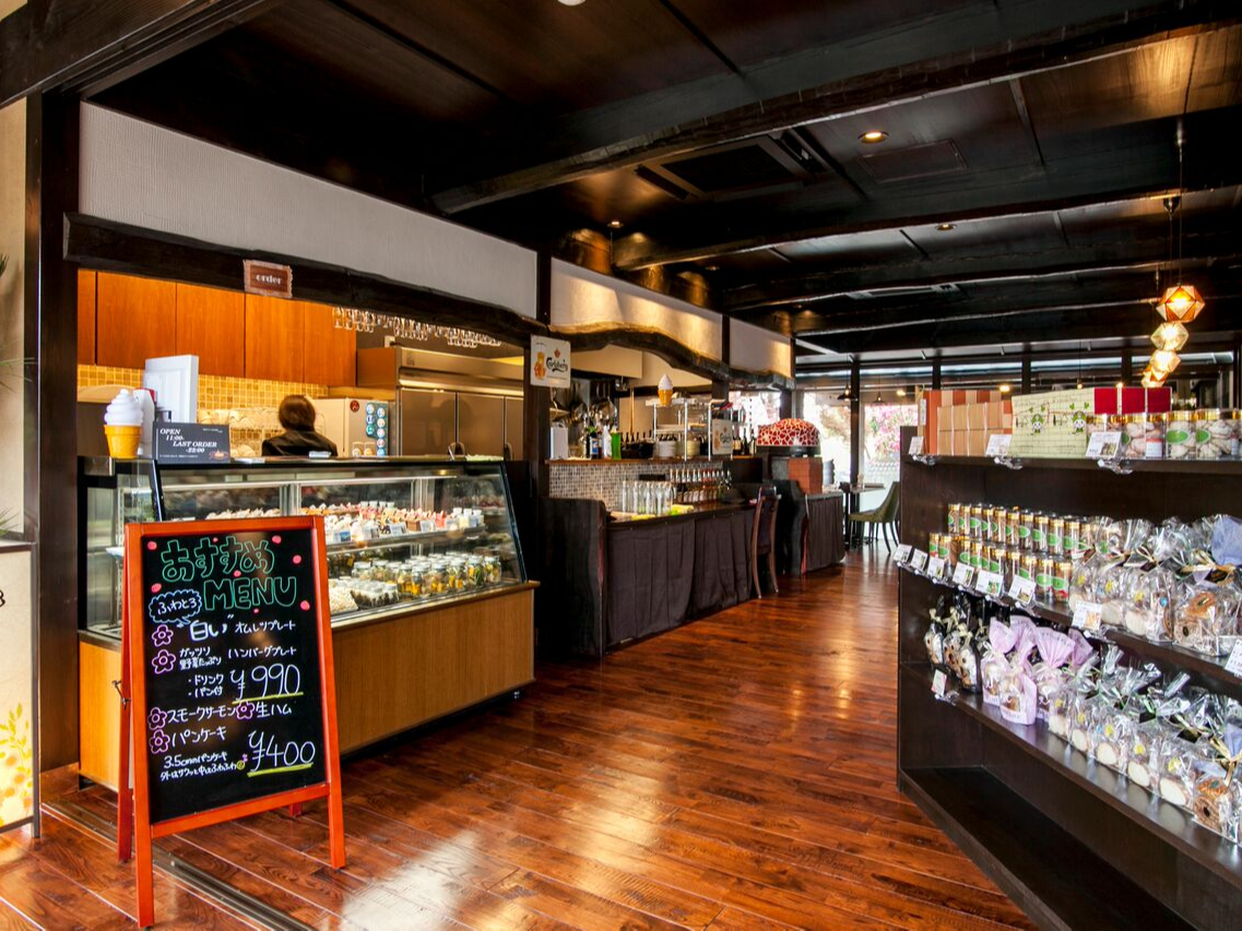 カフェ「プルミエール」