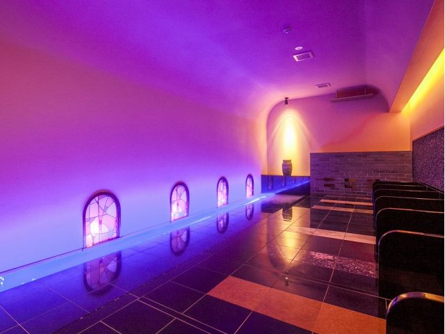 《岩盤洞/七宝石洞※女性限専用》七宝石・薬宝黄石・麦飯石・鳳緑石・ゲルマニウム・甲翠・トルマリン・黄土石・瑪瑙の9種の薬石を使用。