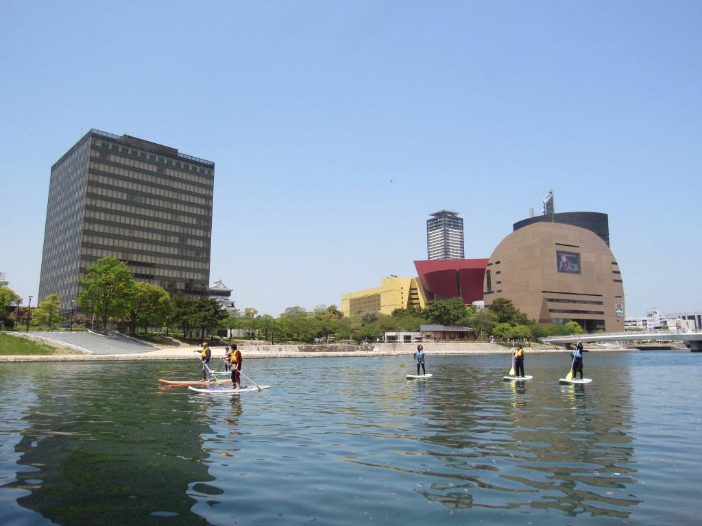 こんな街の中心でサップ体験ができます