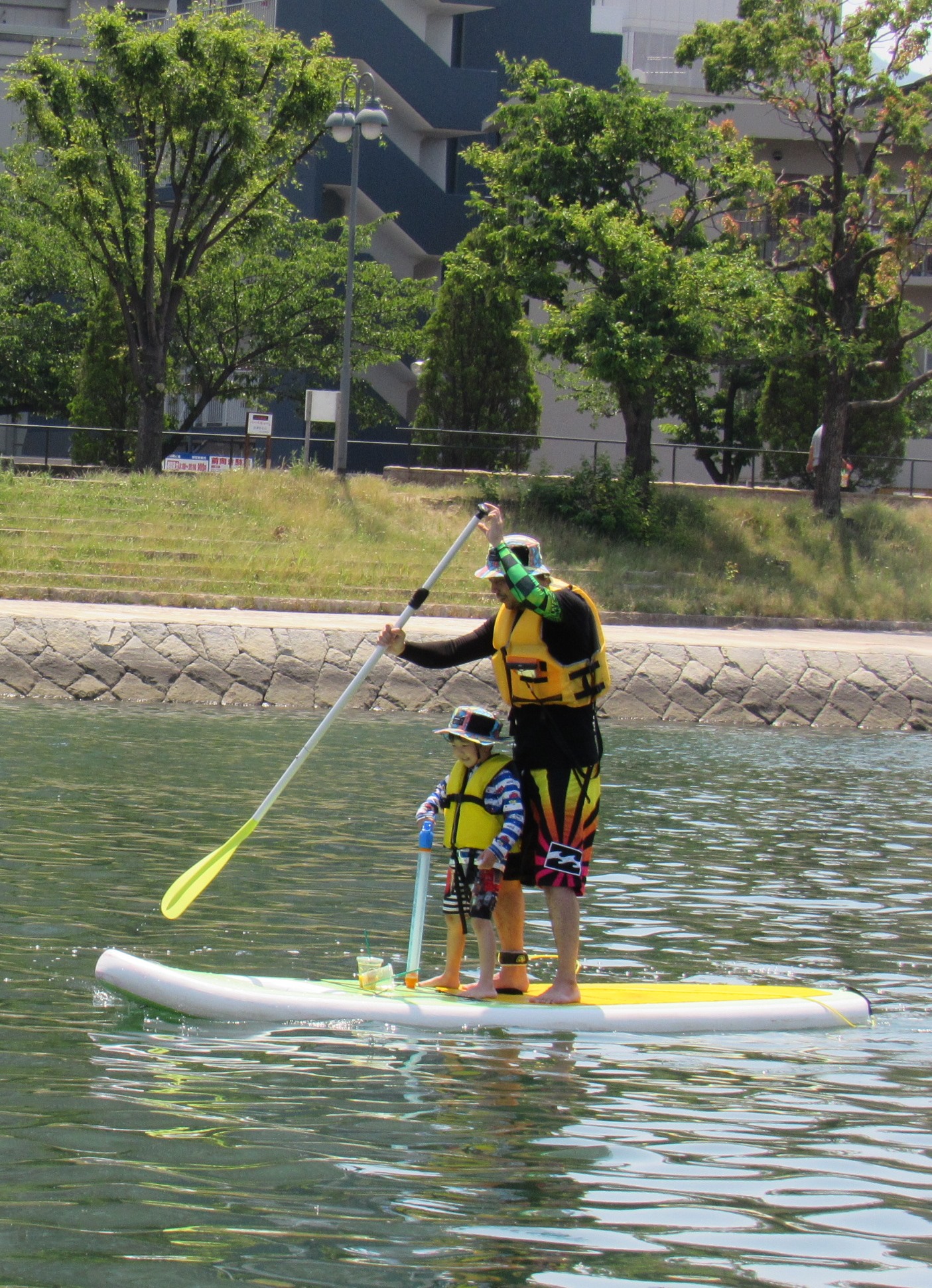 親子でご一緒に 川からの景色は最高です