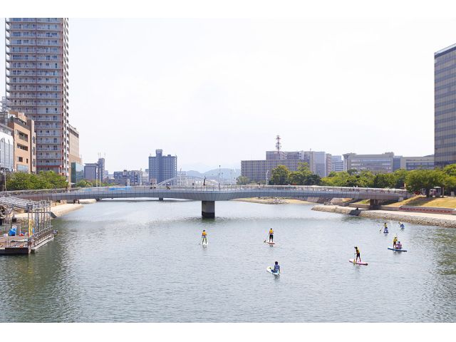 いくつ橋をくぐれるかな?漕いでいるだけで有酸素運動と体幹トレーニングにもなります。