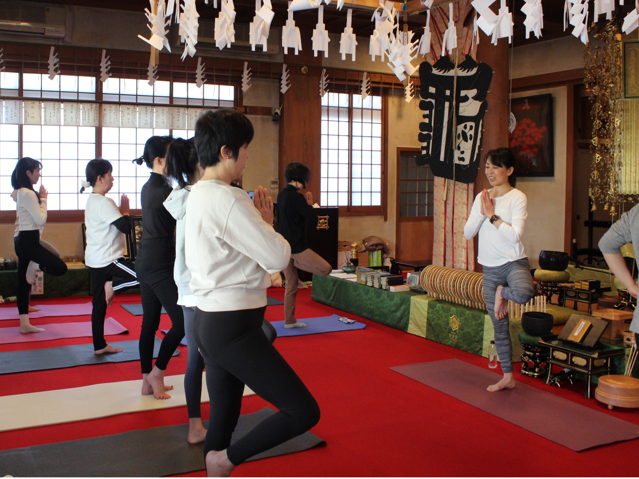 ヨガは本堂で行います(冷暖房完備)