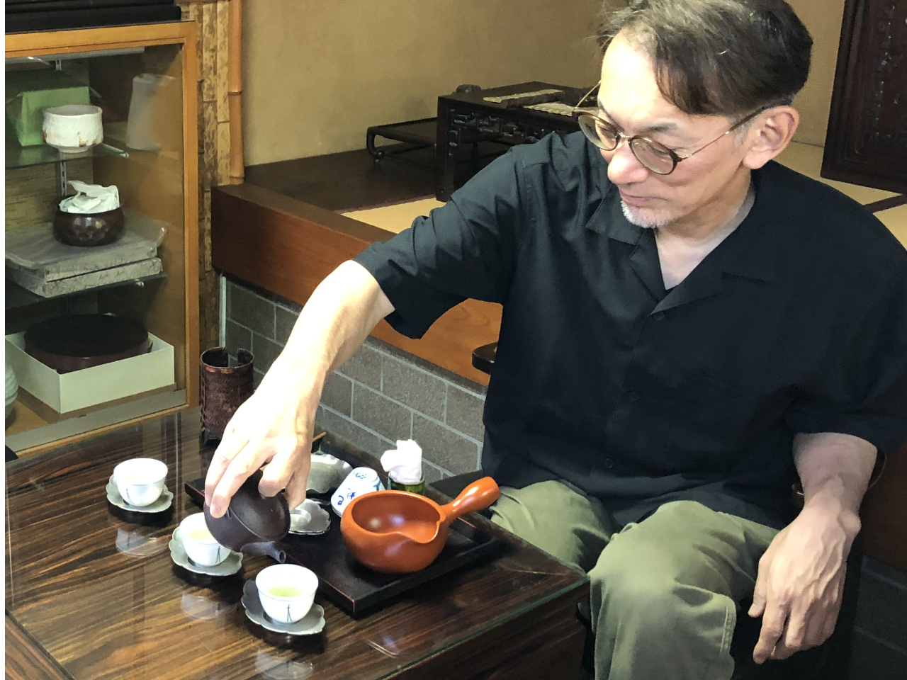 抹茶をいただいた後は、煎茶のおいしい淹れ方をレクチャーいただきます。