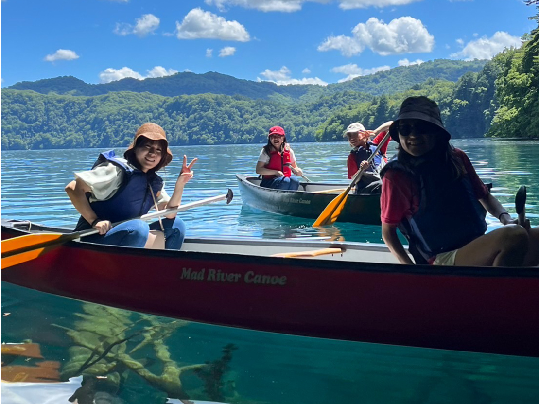 世界最大の二重カルデラ湖を探検