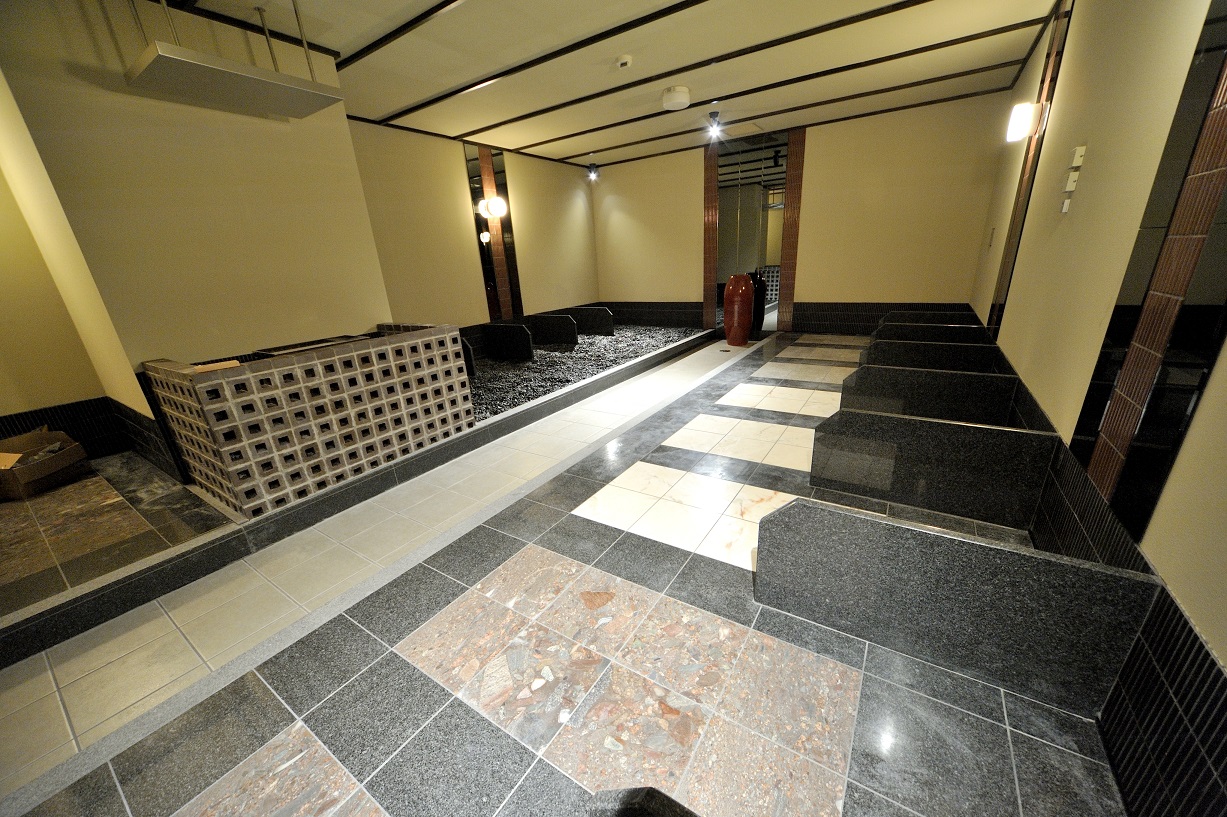 【芳春-ほうしゅん-(女性専用)】 多彩な岩盤浴と暖かい空間で心地よい『癒やしの空間』です。